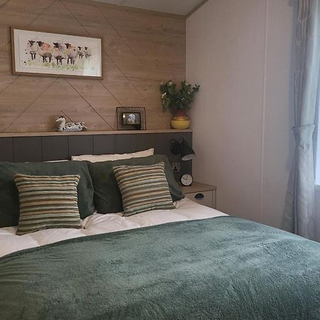 Honeycomb Lodge - Holiday Home 5 Min From Padstow Buitenkant foto