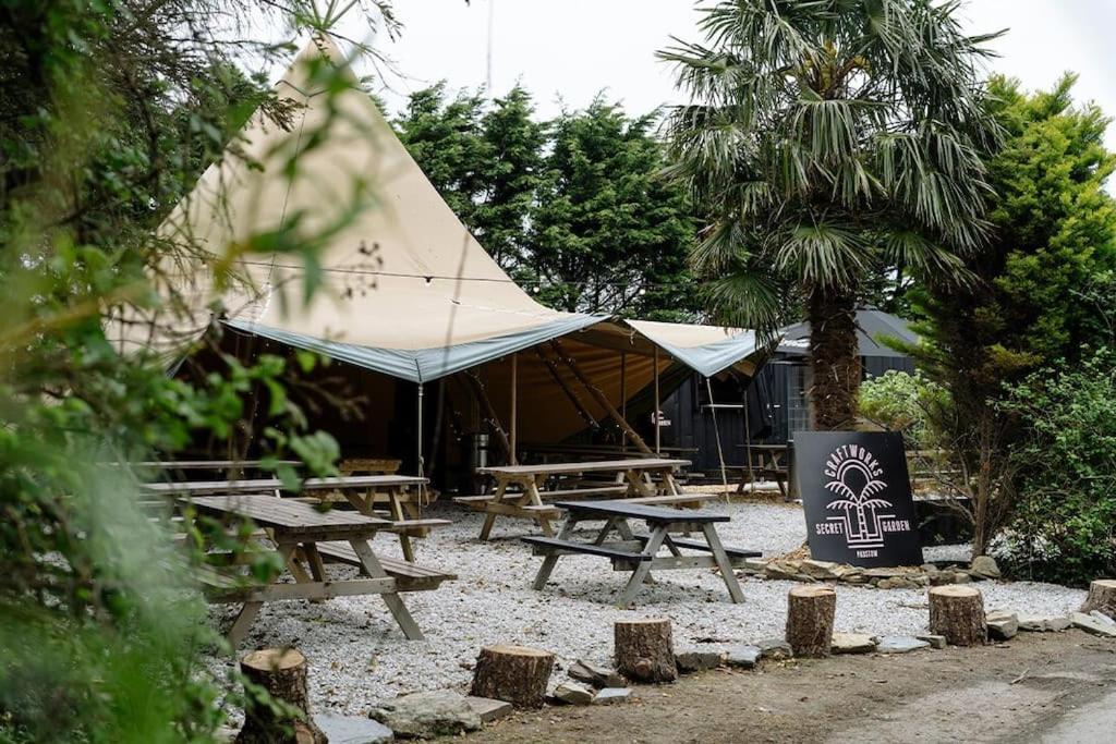 Honeycomb Lodge - Holiday Home 5 Min From Padstow Buitenkant foto