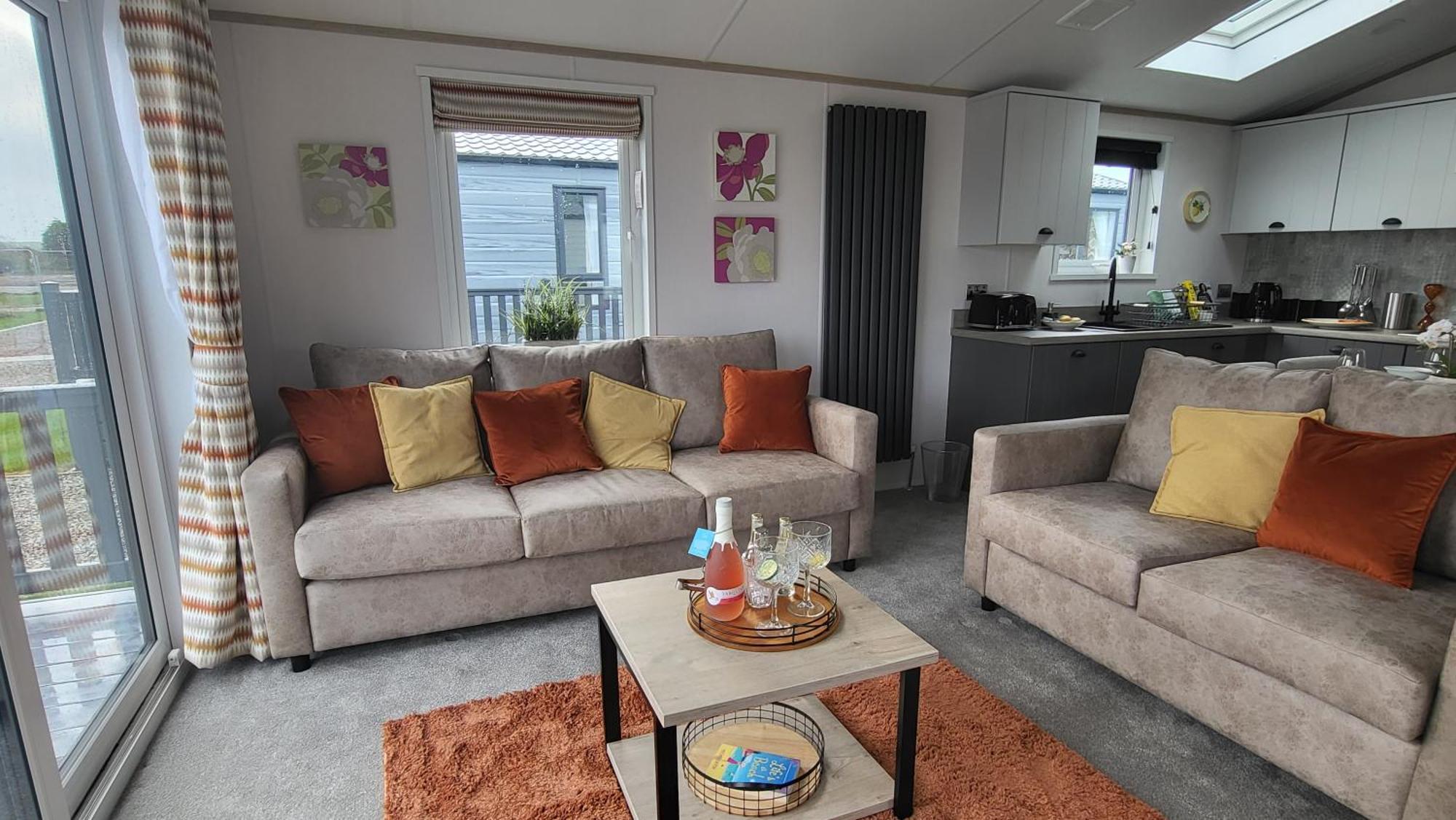 Honeycomb Lodge - Holiday Home 5 Min From Padstow Buitenkant foto