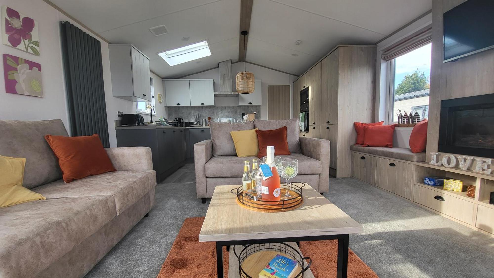 Honeycomb Lodge - Holiday Home 5 Min From Padstow Buitenkant foto